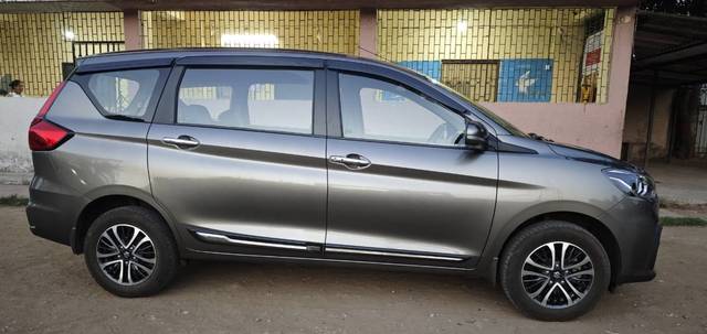 https://images10.gaadi.com/usedgaadi-sellcar/UsedCar/f50a5ccda/2199eea0-1c70-4a3a-9abd-92e1481a7de4.jpeg?imwidth=6401