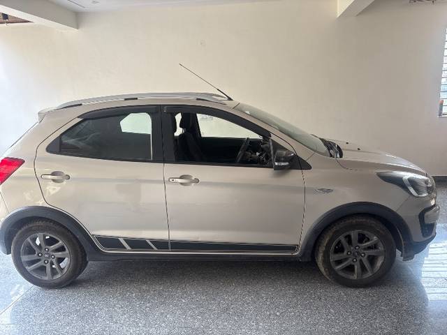https://images10.gaadi.com/usedgaadi-sellcar/UsedCar/f50b090ea/ad0ca10b-f6f5-48f3-abfe-ffc1b7720df0.jpg?imwidth=6401