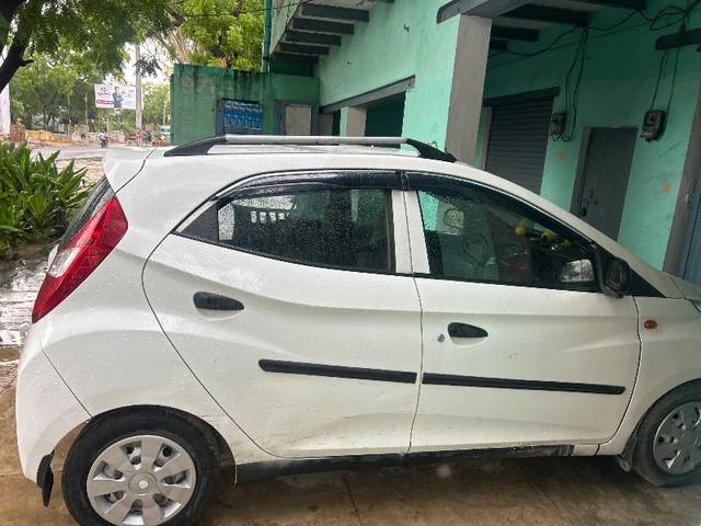 https://images10.gaadi.com/usedgaadi-sellcar/UsedCar/f50b422ea/51364653-9a84-47e3-9602-eb1b6d545026.jpg?imwidth=6400