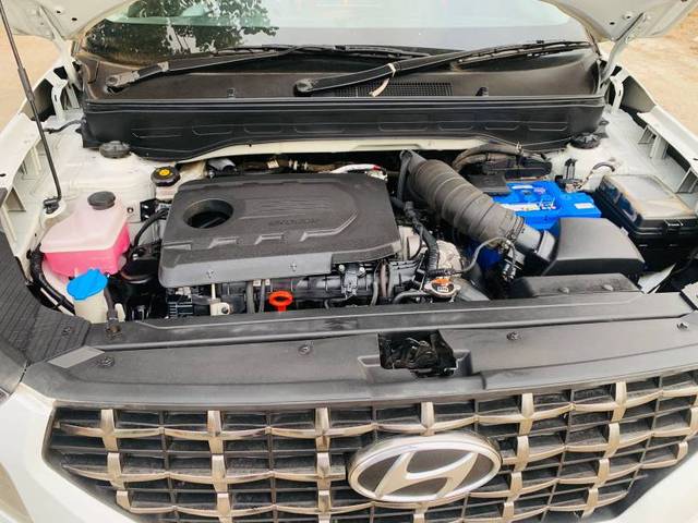 https://images10.gaadi.com/usedgaadi-sellcar/UsedCar/f50b4727a/91bbb4e8-0da6-4a05-b9e7-0e705a3fe422.jpg?imwidth=6402