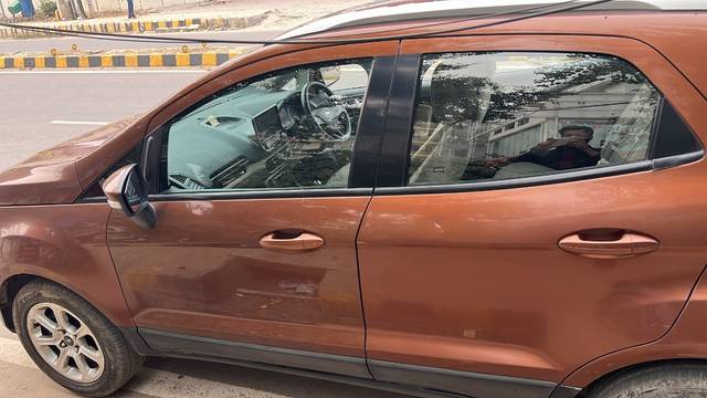 https://images10.gaadi.com/usedgaadi-sellcar/UsedCar/f50b54e2a/98f58f2e-ca35-456f-b879-ed8db0059eed.jpeg?imwidth=6401