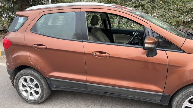 https://images10.gaadi.com/usedgaadi-sellcar/UsedCar/f50b54e2a/fe617393-f7f5-4f4e-9953-361d7f7da16d.jpeg?imwidth=6402