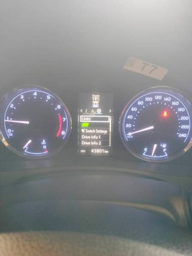 https://images10.gaadi.com/usedgaadi-sellcar/UsedCar/f50b98c5a/0a8bffbe-e69d-423a-a47c-48372087c048.jpeg?imwidth=6402