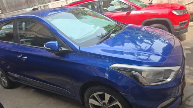 https://images10.gaadi.com/usedgaadi-sellcar/UsedCar/f50bb5a3a/358b63b2-1dd7-45b1-969a-fec0f89b66df.jpg?imwidth=6400