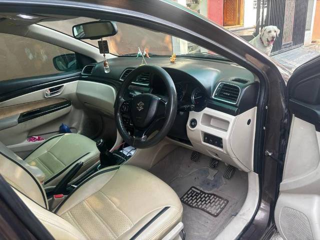 https://images10.gaadi.com/usedgaadi-sellcar/UsedCar/f50befbba/8c23c671-e050-41c2-8946-0dabff7b818f.jpg?imwidth=6402