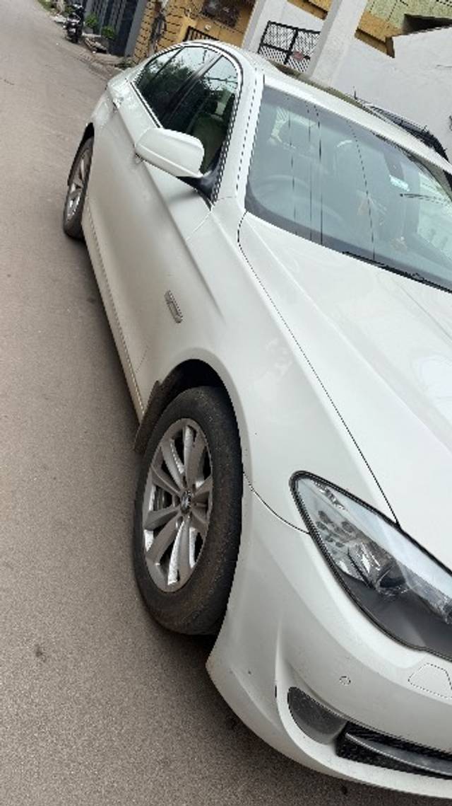 https://images10.gaadi.com/usedgaadi-sellcar/UsedCar/f50c1825a/d29fc126-baa7-4b7c-acd6-d1b73f99e74e.jpeg?imwidth=6402