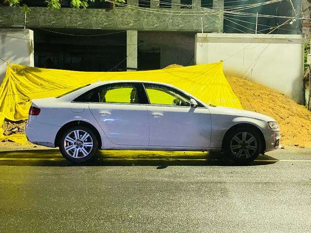 https://images10.gaadi.com/usedgaadi-sellcar/UsedCar/f50ca291a/3728d2bb-30b2-40d8-bd0d-75265fbfd4bd.jpeg?imwidth=6401