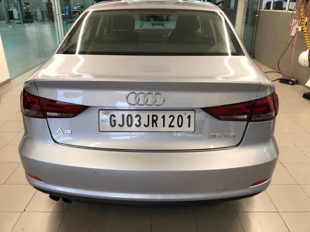 https://images10.gaadi.com/usedgaadi-sellcar/UsedCar/f50ccadda/d05ce590-3d6b-49f1-83e5-760cbcd8c4a7.jpeg?imwidth=6401