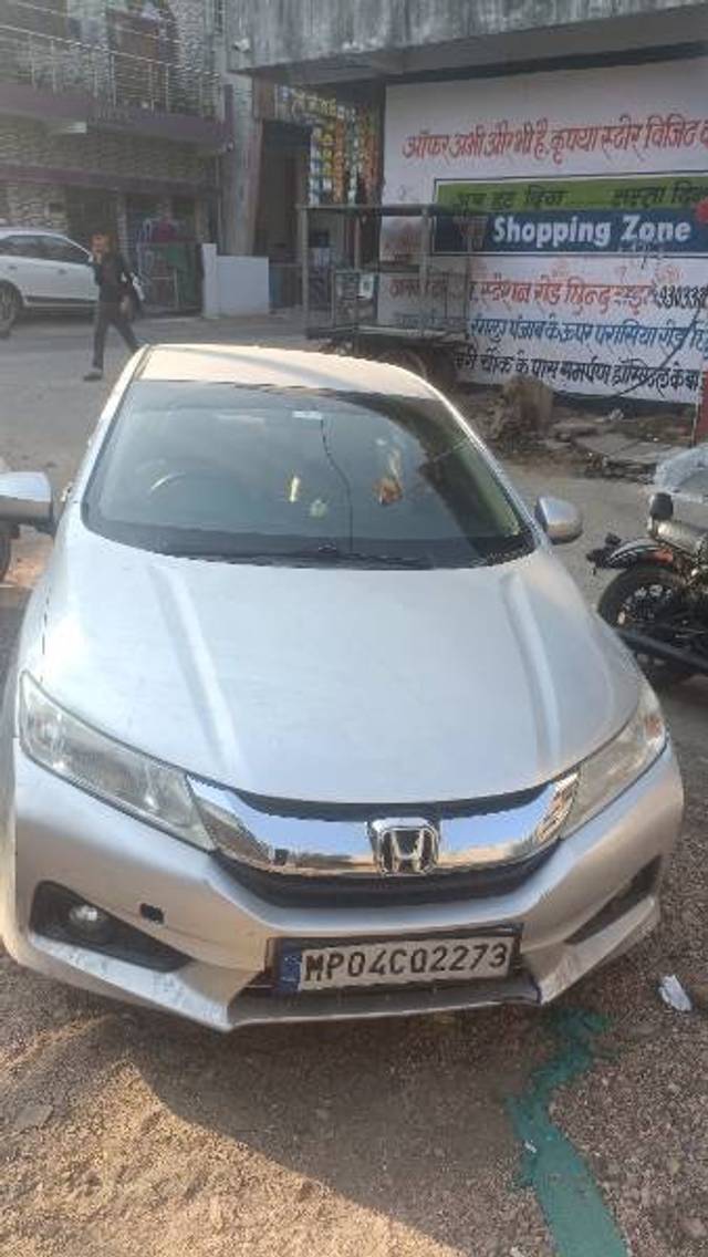 https://images10.gaadi.com/usedgaadi-sellcar/UsedCar/f50cdc30a/85924ee5-5b87-4304-8b74-8ab70d4bd4d8.jpg?imwidth=6400