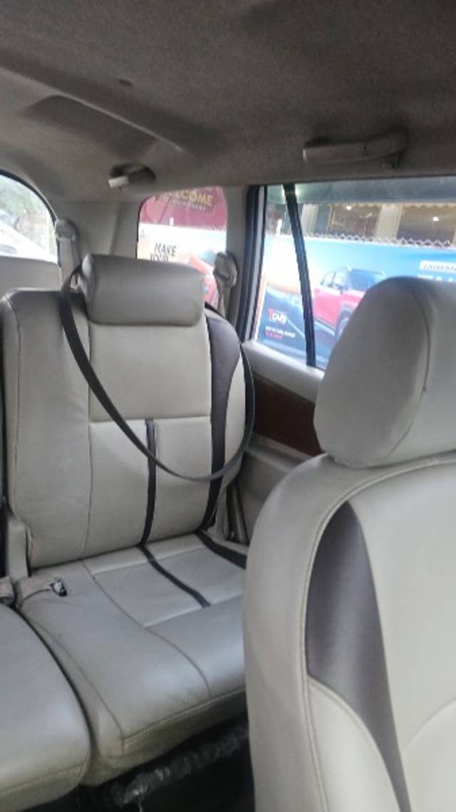 https://images10.gaadi.com/usedgaadi-sellcar/UsedCar/f50d4974a/d5624685-7d17-42c5-a5b8-98214393fe85.jpeg?imwidth=6402