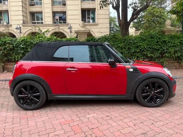 https://images10.gaadi.com/usedgaadi-sellcar/UsedCar/f50d551ba/30657d01-7c79-4710-83e3-515a454eeb76.jpeg?imwidth=6401