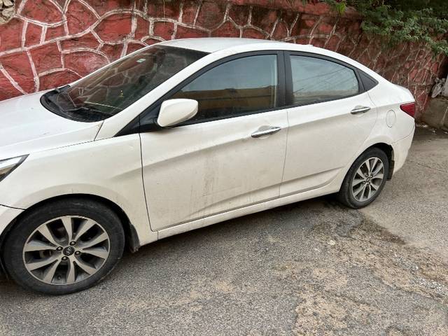 https://images10.gaadi.com/usedgaadi-sellcar/UsedCar/f50d6fa8a/fc143939-b335-4888-a1a3-5ab04f62366c.jpeg?imwidth=6400