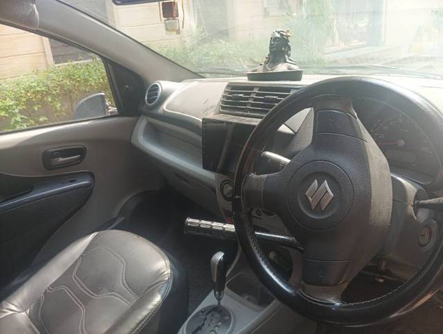 https://images10.gaadi.com/usedgaadi-sellcar/UsedCar/f50d85e1a/e31557a8-b91a-479f-8737-13ca2a40c7db.jpg?imwidth=6402