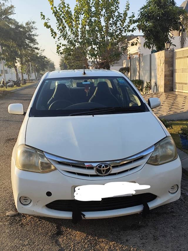 https://images10.gaadi.com/usedgaadi-sellcar/UsedCar/f50da64fa/71d1deb3-30ad-4a7e-ad7e-535de17eeea4.jpg?imwidth=6400