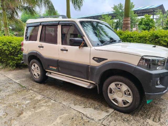 https://images10.gaadi.com/usedgaadi-sellcar/UsedCar/f50dba32a/73ece058-24b9-41ee-81e9-e93c48a42ba9.jpg?imwidth=6400