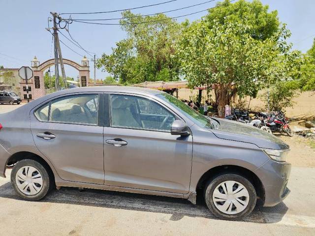 https://images10.gaadi.com/usedgaadi-sellcar/UsedCar/f50e0203a/45c6f830-8dc7-4e50-b13b-5fa001c95322.jpg?imwidth=6401