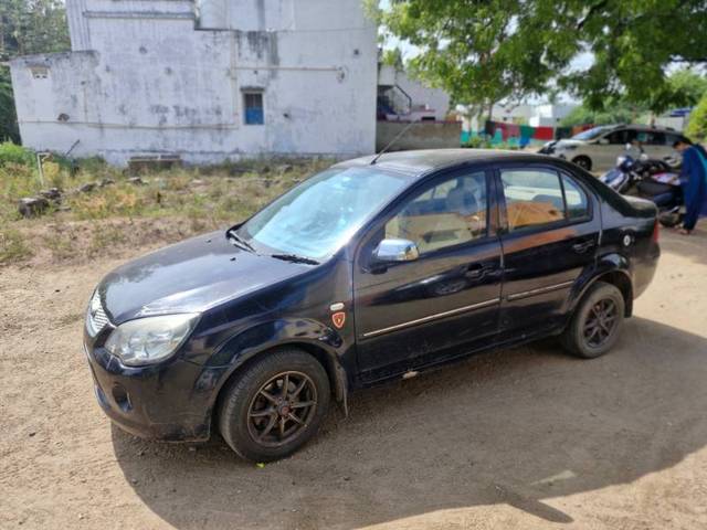 https://images10.gaadi.com/usedgaadi-sellcar/UsedCar/f50e1be2a/bff4dd87-4ea4-47e6-8ad5-b29101a3877a.jpg?imwidth=6400