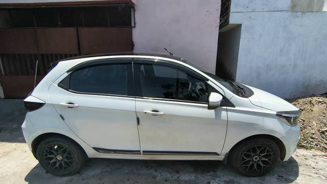 https://images10.gaadi.com/usedgaadi-sellcar/UsedCar/f50e39e3a/bc9faa65-df8b-4fec-a0ec-58635bae8895.jpg?imwidth=6401