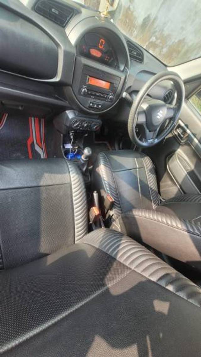 https://images10.gaadi.com/usedgaadi-sellcar/UsedCar/f50e9419a/cabfc74e-0be0-4b7b-81f8-418ef62dc9ab.jpg?imwidth=6401