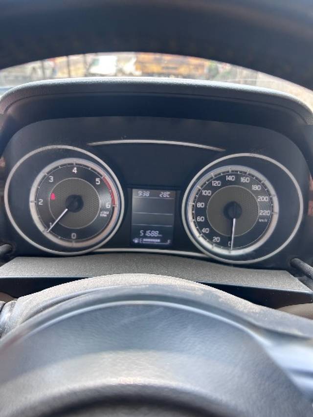 https://images10.gaadi.com/usedgaadi-sellcar/UsedCar/f50f1a45a/e10a0b22-ebb3-45f9-9c2f-75ac19aa8e17.jpeg?imwidth=6402