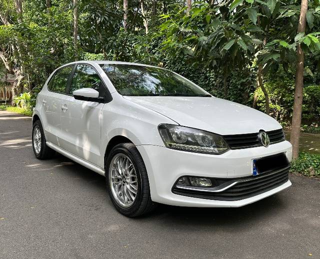 https://images10.gaadi.com/usedgaadi-sellcar/UsedCar/f50f49d8a/a1f201e3-c3d4-4990-870b-dd9369aba4c2.jpeg?imwidth=6400