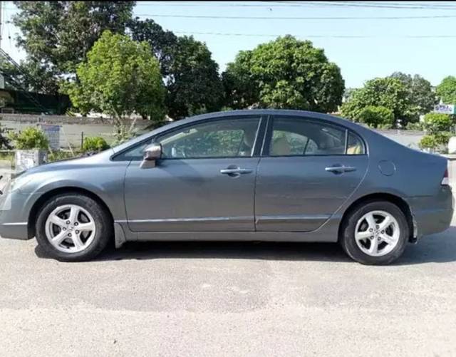 https://images10.gaadi.com/usedgaadi-sellcar/UsedCar/f50f5c8ea/6e813cb7-aca7-437a-a7c1-9fd3c0d122aa.jpeg?imwidth=6402