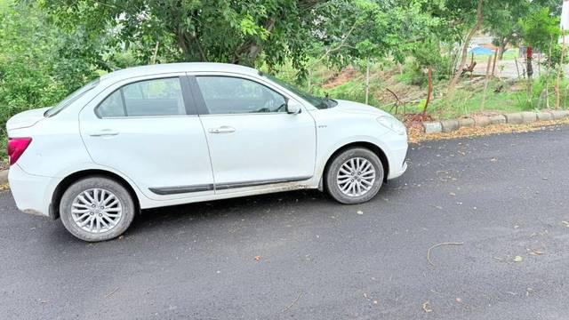 https://images10.gaadi.com/usedgaadi-sellcar/UsedCar/f50f7b31a/97bdc9e5-2025-400b-9a68-f7646b848590.jpg?imwidth=6401