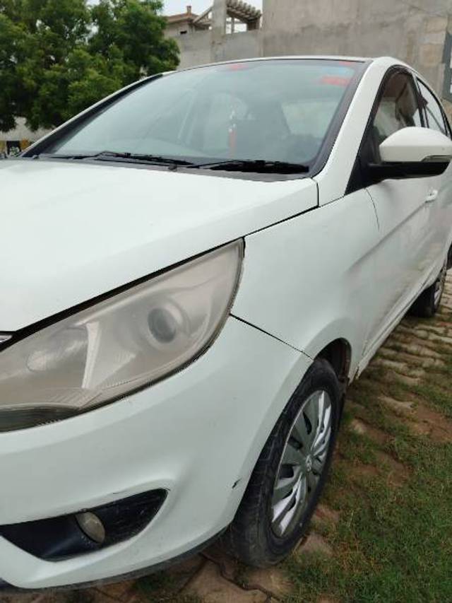 https://images10.gaadi.com/usedgaadi-sellcar/UsedCar/f5100766a/9a2ddf4a-9bbf-4458-8949-428a30edfd84.jpg?imwidth=6402