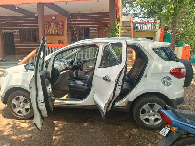 https://images10.gaadi.com/usedgaadi-sellcar/UsedCar/f5103de3a/8ff2989a-56ab-41a6-8fe4-5db7a91f29e7.jpg?imwidth=6400