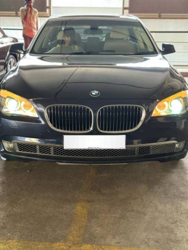 https://images10.gaadi.com/usedgaadi-sellcar/UsedCar/f5108015a/a52df071-cc1a-4d07-b006-6c7f3fc74f33.jpg?imwidth=6402
