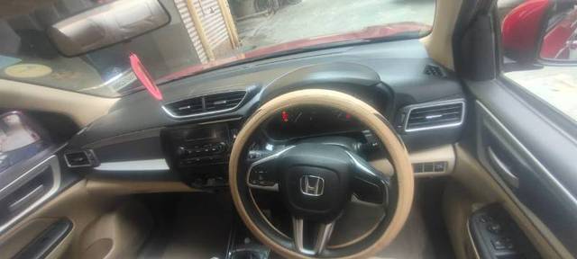 https://images10.gaadi.com/usedgaadi-sellcar/UsedCar/f5108c27a/d721460a-8ca0-4e0a-b5fc-ed4773844739.jpeg?imwidth=6401