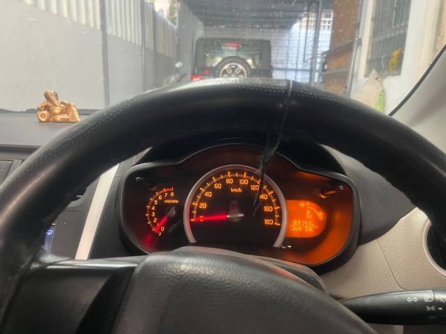 https://images10.gaadi.com/usedgaadi-sellcar/UsedCar/f510905aa/70fdea91-50ad-4f0a-929f-ca4eabe06ddf.jpeg?imwidth=6401