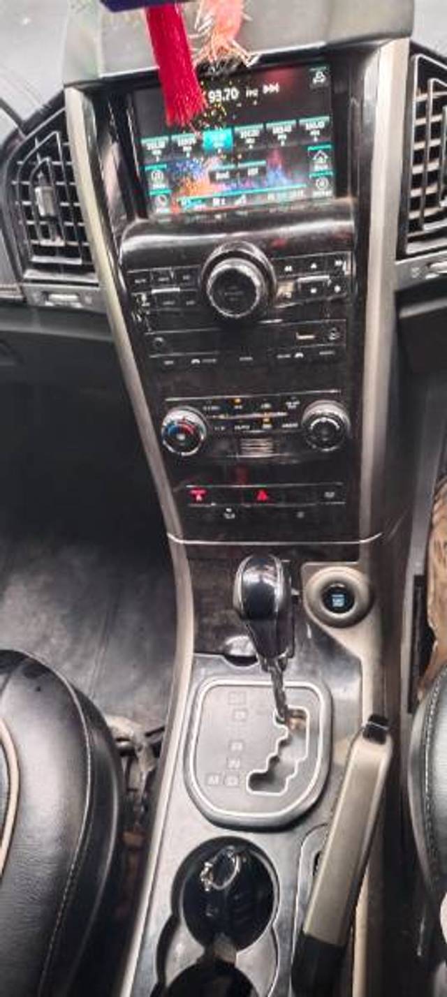 https://images10.gaadi.com/usedgaadi-sellcar/UsedCar/f5109066a/bd605f84-d41c-43db-819c-45c623c5949a.jpg?imwidth=6401