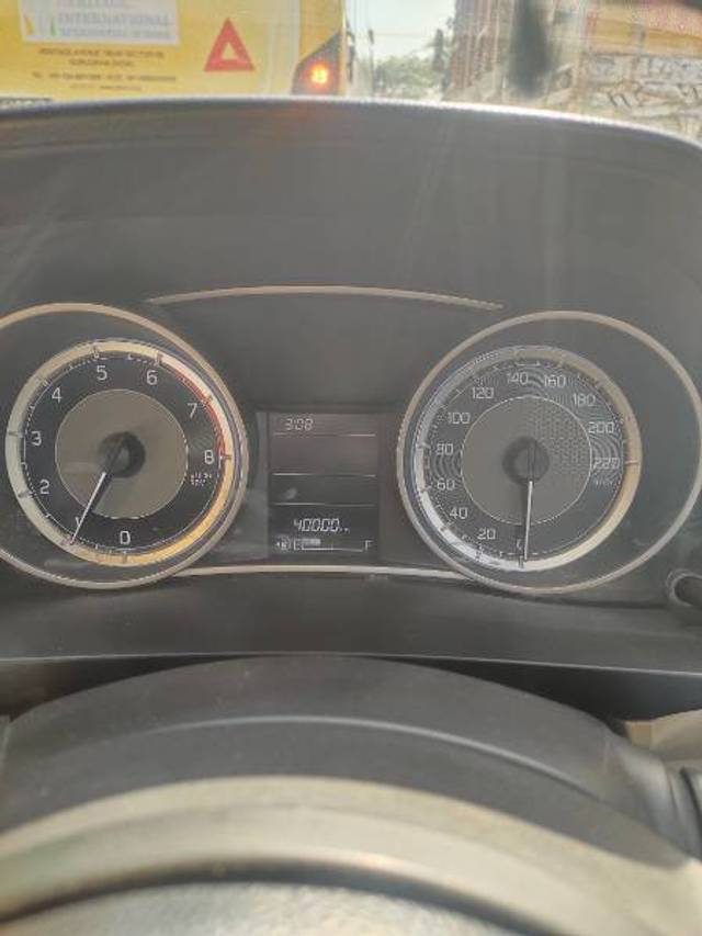 https://images10.gaadi.com/usedgaadi-sellcar/UsedCar/f510a053a/b7b0ee59-41fc-4796-b91a-6740b64d31a7.jpg?imwidth=6401