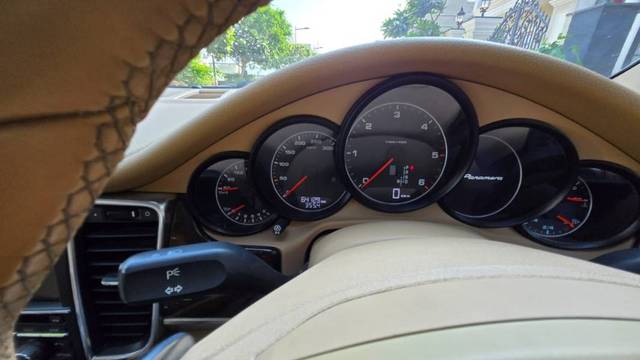 https://images10.gaadi.com/usedgaadi-sellcar/UsedCar/f510f9c5a/d414b4d8-c173-42dc-b400-e57568d5f67d.jpg?imwidth=6400