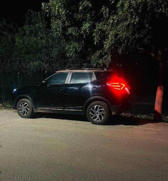 https://images10.gaadi.com/usedgaadi-sellcar/UsedCar/f511011ea/fae42e29-d586-487e-a889-575b311ee333.jpeg?imwidth=6402