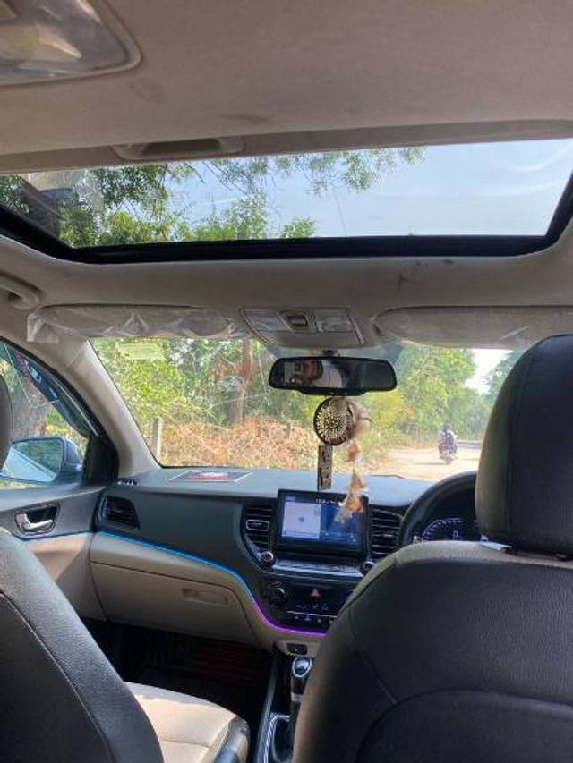 https://images10.gaadi.com/usedgaadi-sellcar/UsedCar/f5111448a/7056a4b3-75a6-4929-b524-6d62667bc349.jpg?imwidth=6402