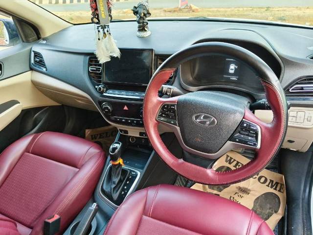 https://images10.gaadi.com/usedgaadi-sellcar/UsedCar/f5111448a/e7e45151-b2cd-4806-8e2c-dce484fa3823.jpg?imwidth=6401