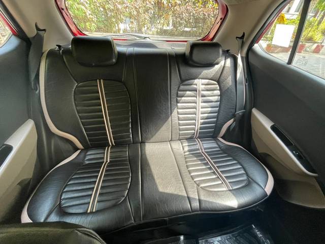 https://images10.gaadi.com/usedgaadi-sellcar/UsedCar/f5113049a/e18b9896-15be-424d-b6f3-ffcce1f4b4a9.jpeg?imwidth=6401