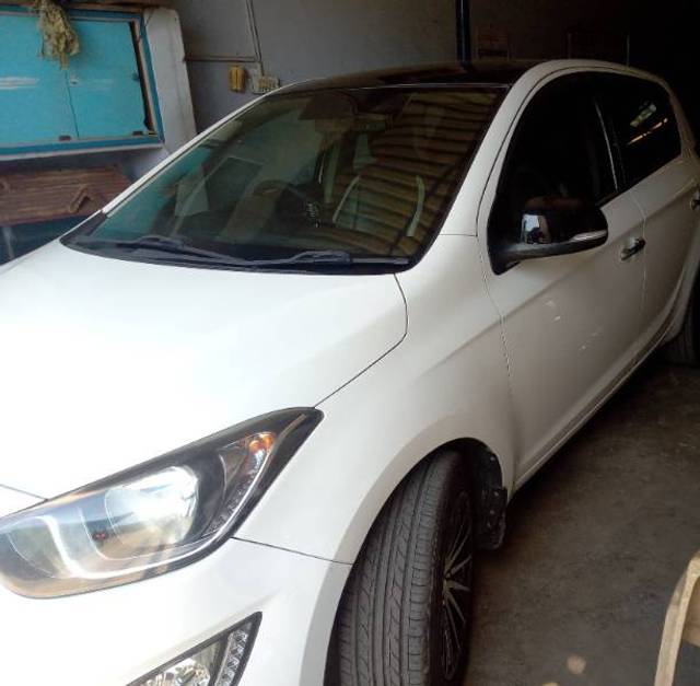https://images10.gaadi.com/usedgaadi-sellcar/UsedCar/f51188a9a/0490dc75-d8d2-4ba7-a506-bdbddbf94463.jpeg?imwidth=6400