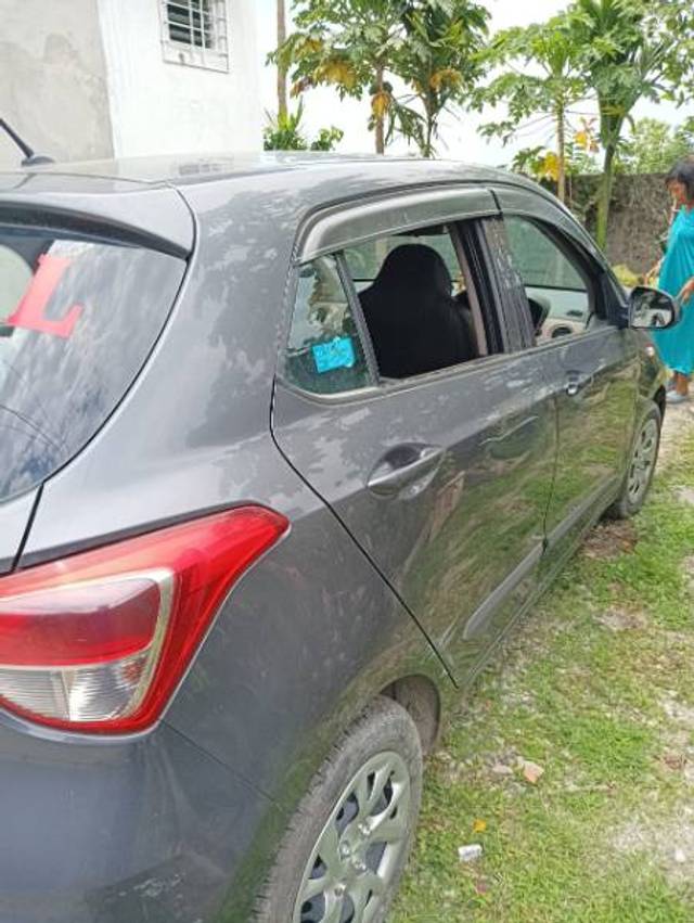 https://images10.gaadi.com/usedgaadi-sellcar/UsedCar/f51198b9a/853edf7d-d1ca-4f29-b7eb-b931744dd5cd.jpg?imwidth=6401