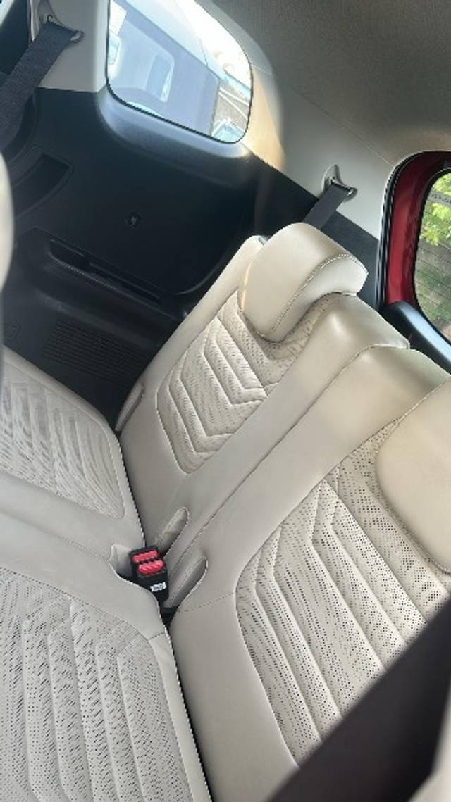 https://images10.gaadi.com/usedgaadi-sellcar/UsedCar/f511bef0a/4045daf4-ca1f-4b3e-abdb-19efeb8d3580.jpeg?imwidth=6402