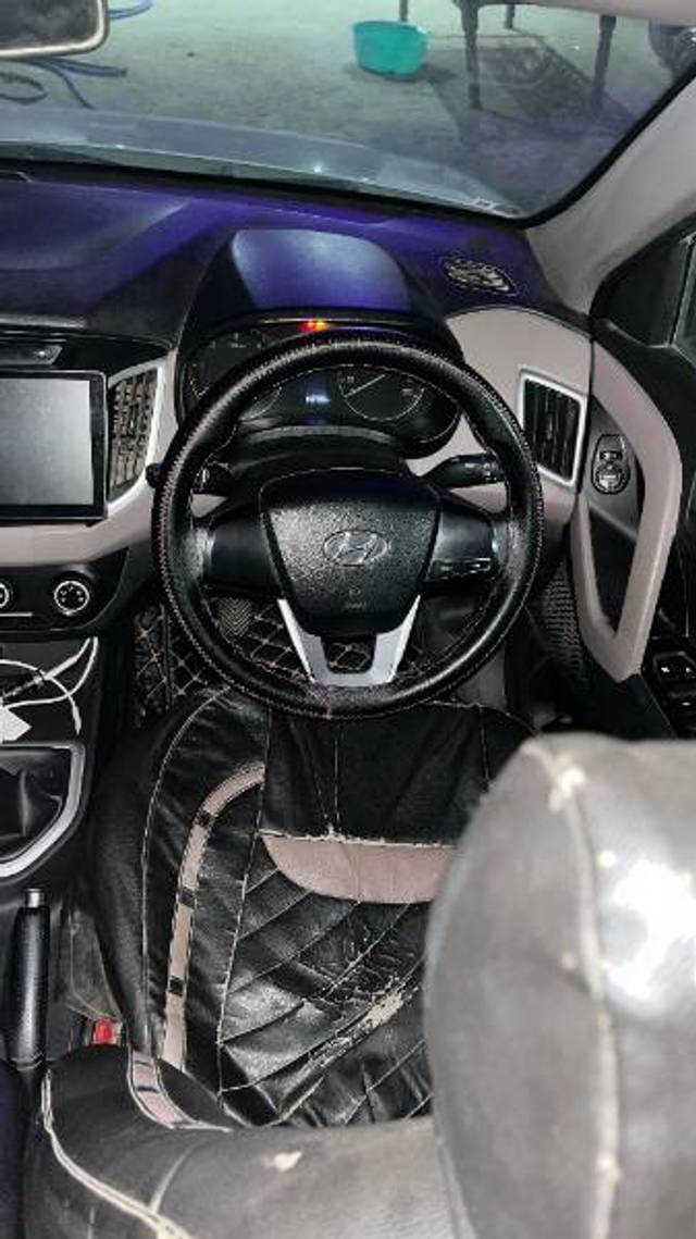 https://images10.gaadi.com/usedgaadi-sellcar/UsedCar/f512244ea/7e438cda-b427-4c04-b5ed-3ae830423d47.jpg?imwidth=6402