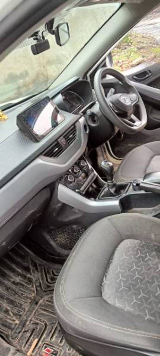 https://images10.gaadi.com/usedgaadi-sellcar/UsedCar/f51247cca/1e0dbf53-e369-456e-8536-b0f0da720fa2.jpg?imwidth=6402