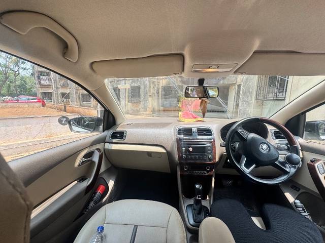 https://images10.gaadi.com/usedgaadi-sellcar/UsedCar/f51248d5a/b24512a5-c2be-4e04-a6bc-767ab5fd1e28.jpeg?imwidth=6401