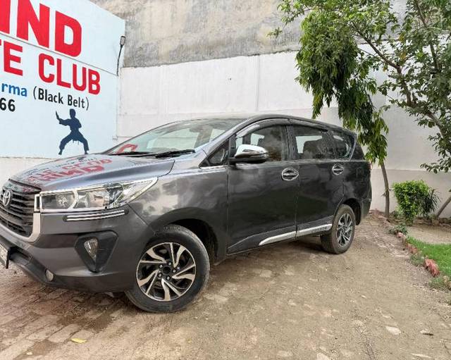 https://images10.gaadi.com/usedgaadi-sellcar/UsedCar/f51267cca/904a9d4d-47f5-4d1e-a63b-2e78f6218116.jpg?imwidth=6402