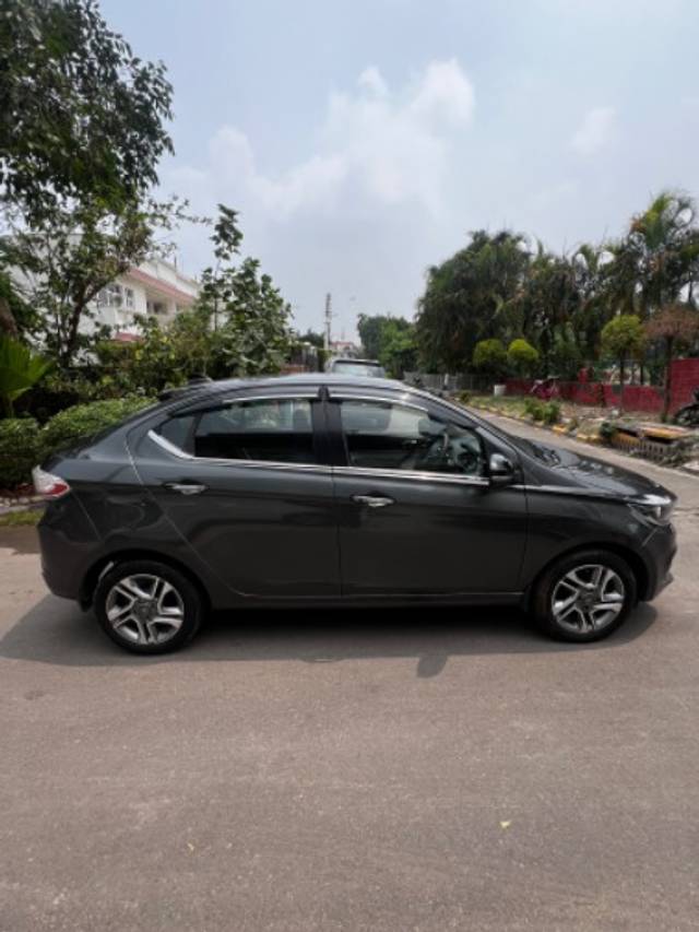 https://images10.gaadi.com/usedgaadi-sellcar/UsedCar/f5138045a/9c7f8ee5-06c2-44ef-965a-d72b451b4ea9.JPG?imwidth=6401