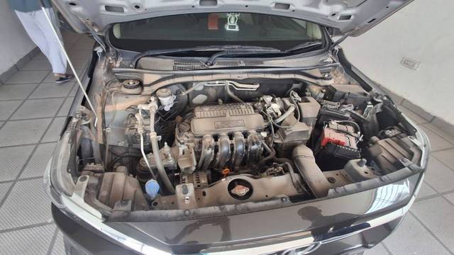 https://images10.gaadi.com/usedgaadi-sellcar/UsedCar/f5139a49a/5d83dc9c-6a49-41f4-a541-67d2b12be644.jpg?imwidth=6402