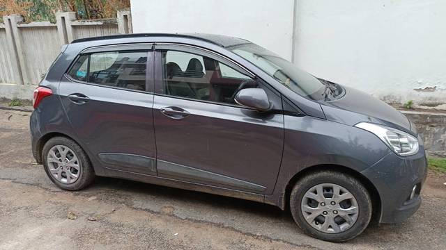 https://images10.gaadi.com/usedgaadi-sellcar/UsedCar/f513e511a/10b0743d-2e6b-473e-8ab7-72df32aa7415.jpeg?imwidth=6400
