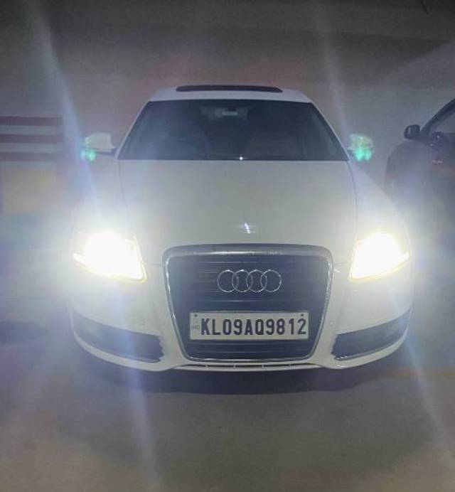 https://images10.gaadi.com/usedgaadi-sellcar/UsedCar/f513f361a/f3780ebe-9b64-4fb2-a4b2-816e85ba7101.jpeg?imwidth=6400